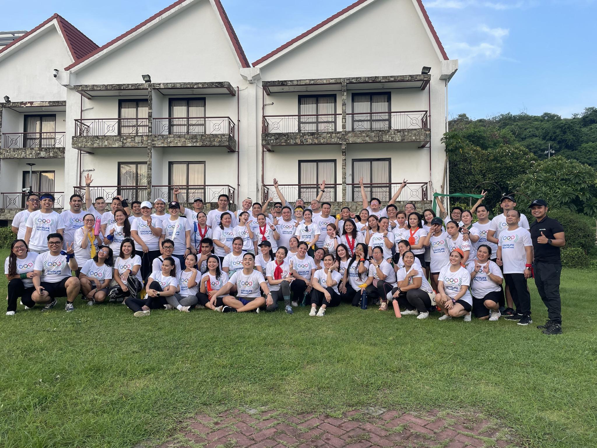 Cocolife Team Building Group shot at Thunderbird